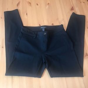 NWOT White House Black Market Black Skinny Jeans